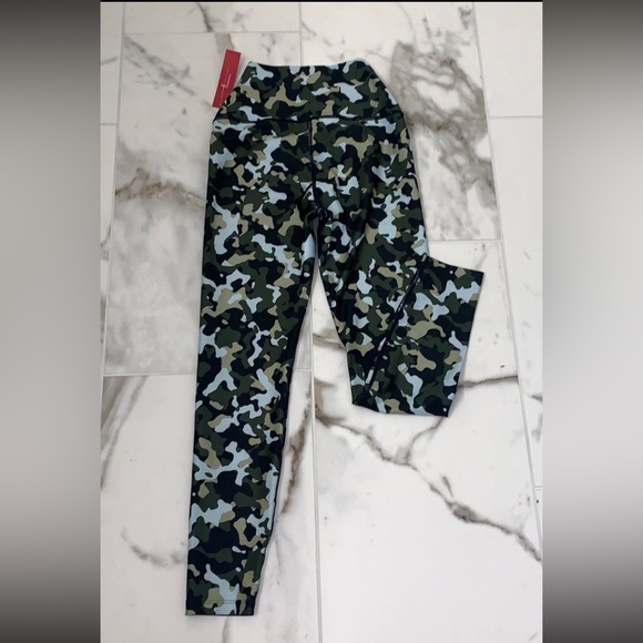 NWT CARBON38 Green Camo High Rise Printed Leggings Size XS